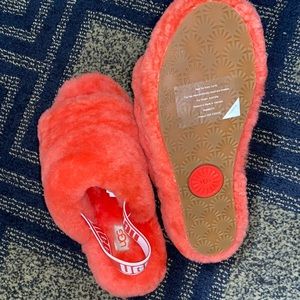UGG fluffy slippers // NWOT // the color is a light red almost pink ❤️💗// OBO